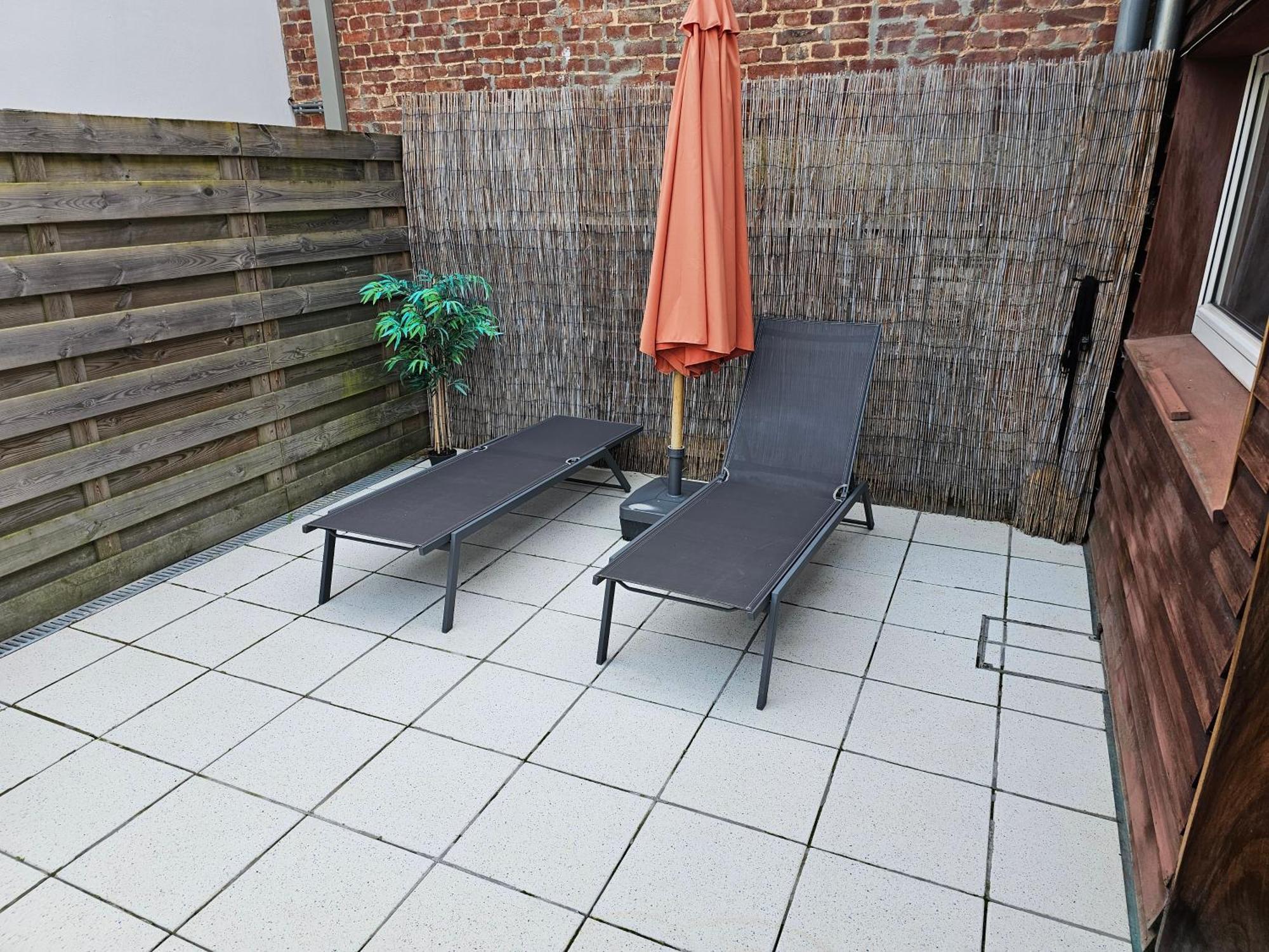 Gite Le Pt'I Baillis Nismes Exterior foto